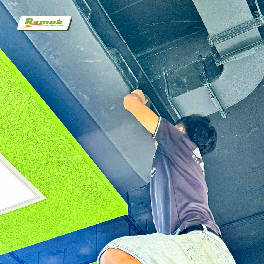 Gioăng dán ống gió Remak - Giải pháp chống cháy nước toàn diện cho hệ thống điều hòa Gioăng xốp bảo ôn ống điều hòa chống ngưng tụ