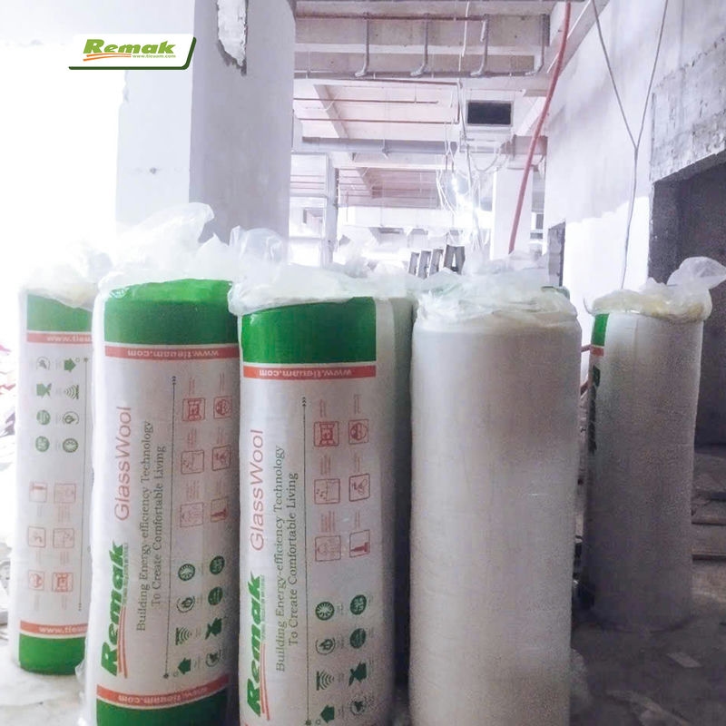 Bông thủy tinh Remak® Glasswool – Biểu tượng chất lượng cho dự án trụ sở công an Quảng Ninh Các cuộn bông được xếp thành cuộn gọn gàng, dễ thi công