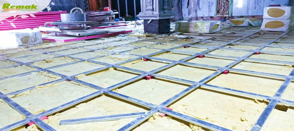 Vì sao lắp đặt bông khoáng đúng kỹ thuật lại quan trọng? Thi công cách âm sàn bằng bông khoáng Remak