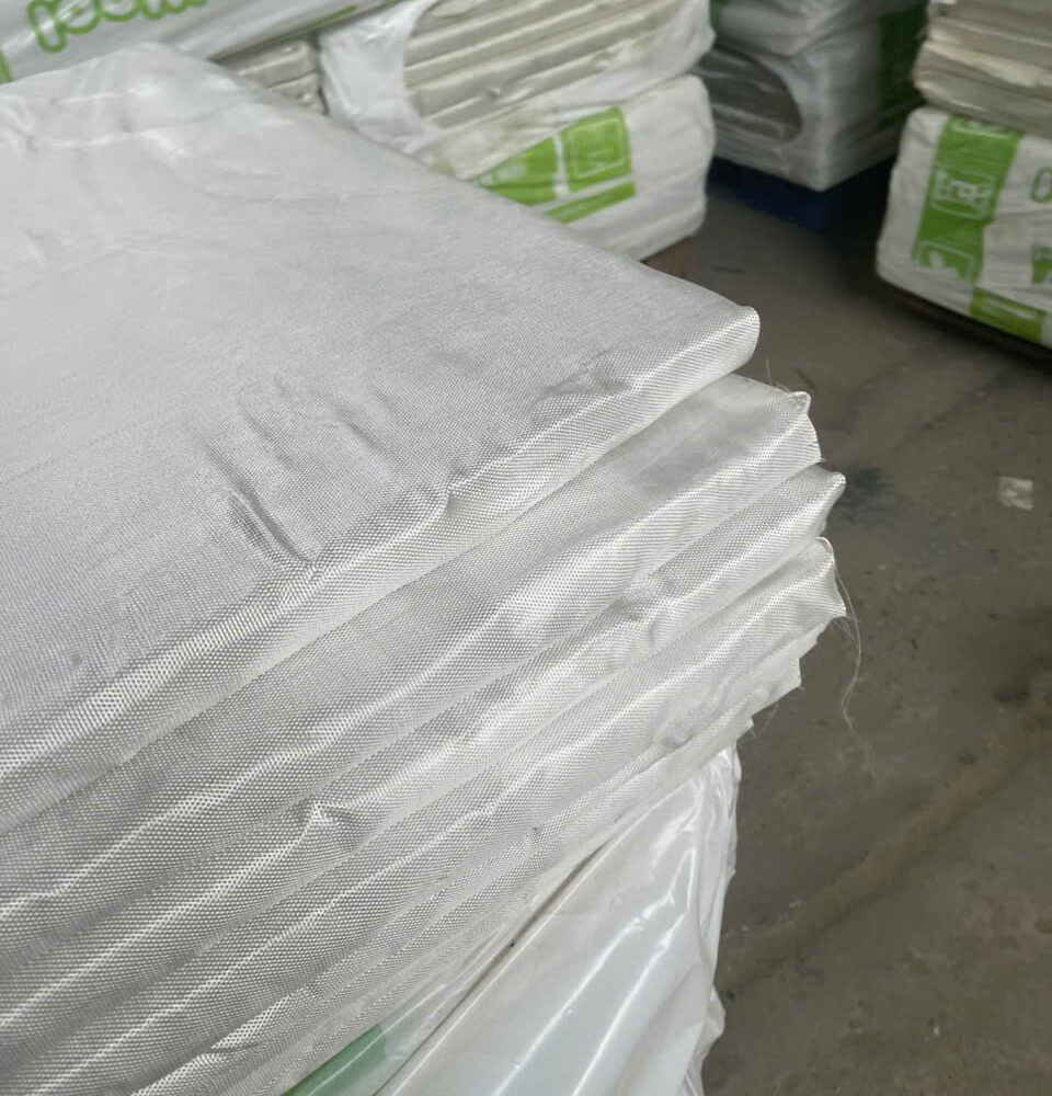 6 Lý do nên bọc vải thủy tinh cho bông khoáng khi thi công cách âm, cách nhiệt Vải thủy tinh bọc bên ngoài bông khoáng chóng cháy Remak