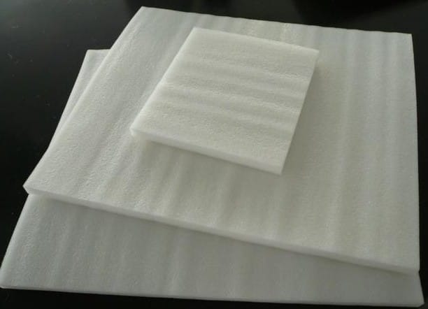 Xốp Foam được ứng dụng làm tấm lót sàn giúp cách nhiệt, chống ẩm
