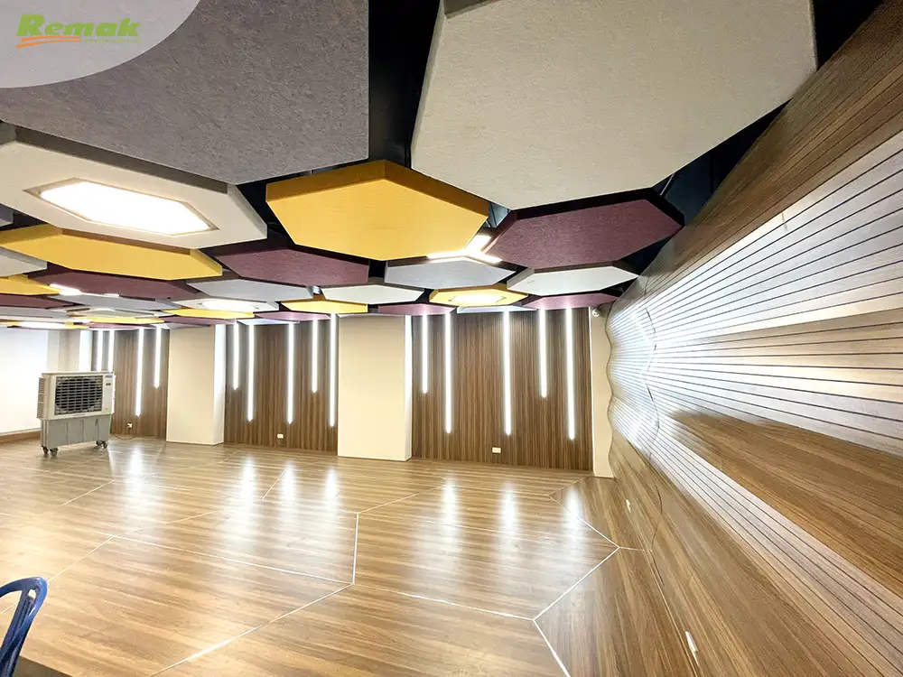 Remak® Acoustics Flexible Wood – giải pháp tiêu âm tại Đại học Ngoại thương Hà Nội Remak® Acoustics Flexible Wood – giải pháp tiêu âm tại Đại học Ngoại thương Hà Nội