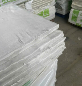 6 Lý do nên bọc vải thủy tinh cho bông khoáng khi thi công cách âm, cách nhiệt Vải thủy tinh bọc bên ngoài bông khoáng chóng cháy Remak